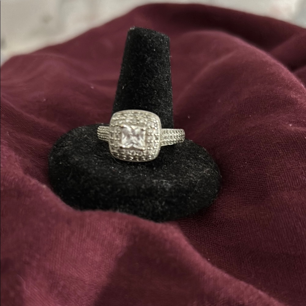 Elegant Silver Women's Ring